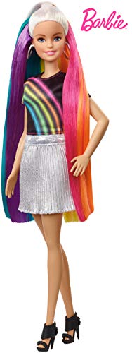 Barbie Arc-en-ciel paillettes avec ses superbes longs cheveux aux couleurs arc-en-ciel