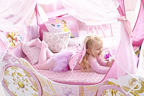 Lit de princesse en forme de carosse pour fille