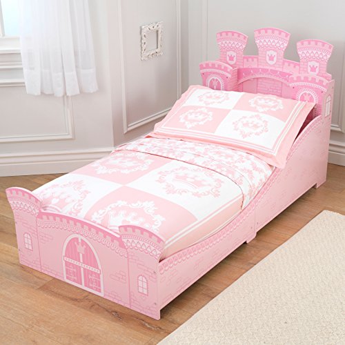 Lit rose pour fille avec déco château pour une chambre girly