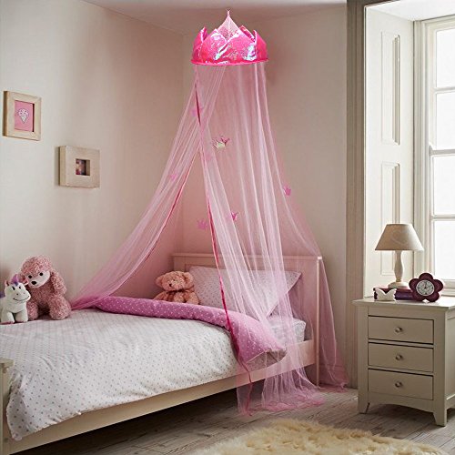 Suspension voilage rose petit prix pour une chambre aux allures princières