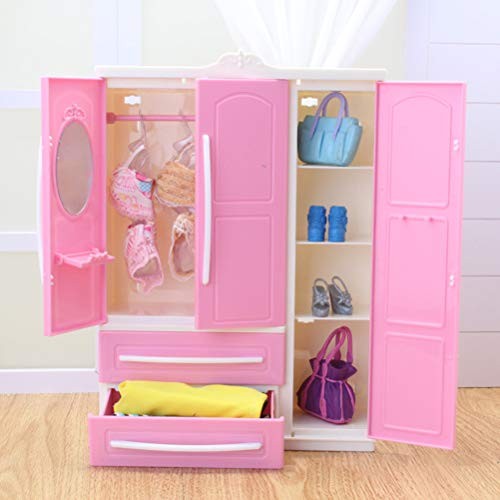Armoire pour vêtements de Barbie